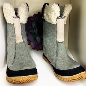 Sorel Cozy Bou Boots Size 9 Women’s Gray